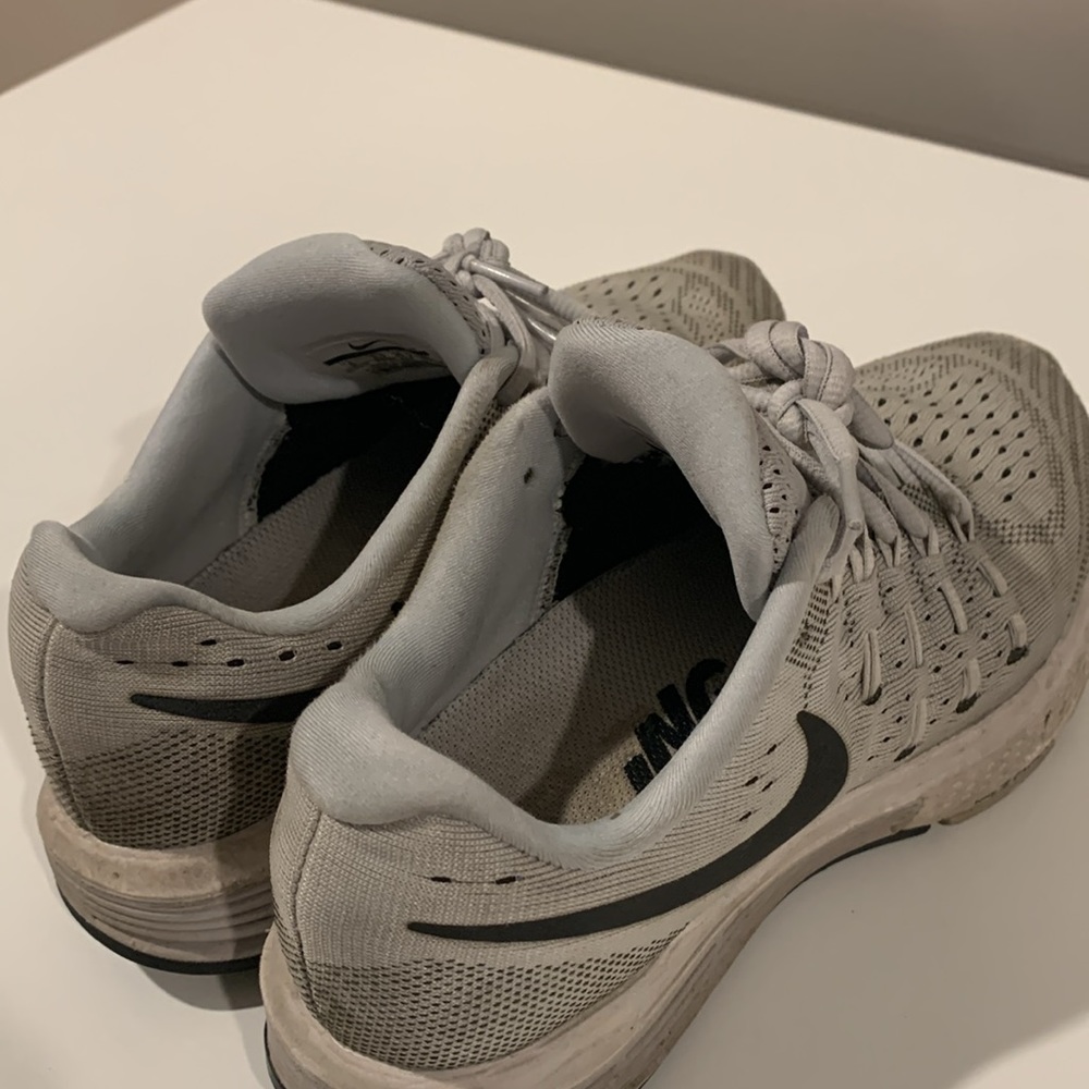 Sneaks - Picture 5 of 6